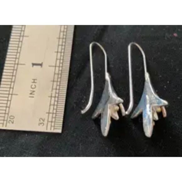 NIB - 925 Silver Gold Two Tone Plated Dangle Blooming Flower Earrings - Picture 7 of 10